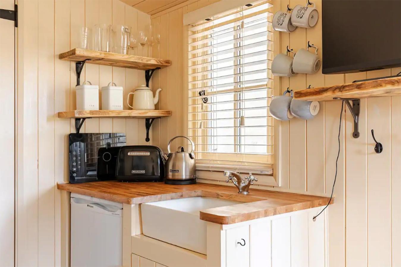 Shepherd'S Hut, Bath Extérieur photo