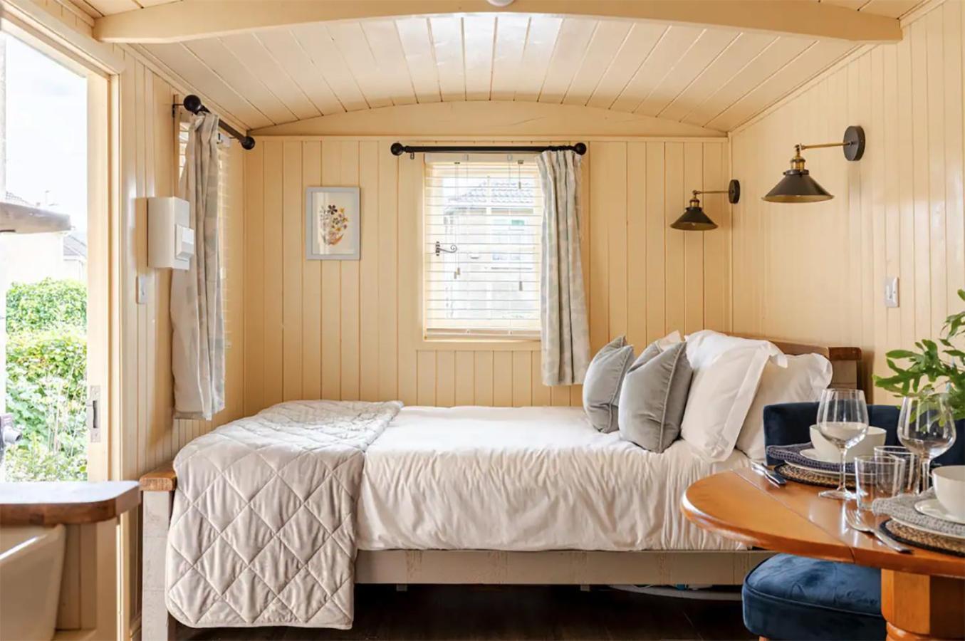Shepherd'S Hut, Bath Extérieur photo