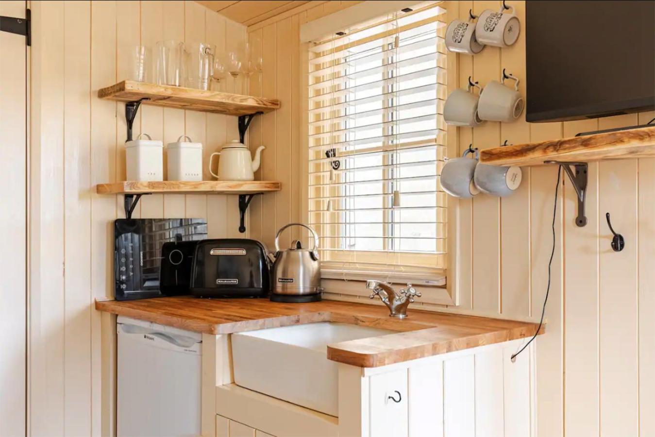 Shepherd'S Hut, Bath Extérieur photo